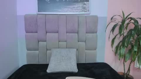 Selene online show from April 16, 2026, 9:50 pm