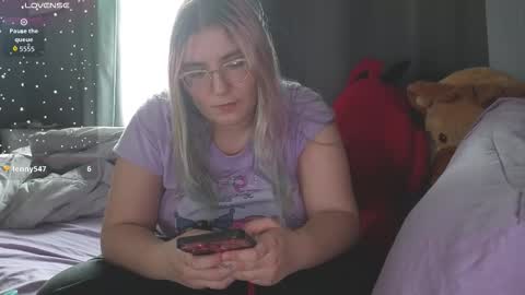 Selene online show from March 4, 2026, 4:35 pm