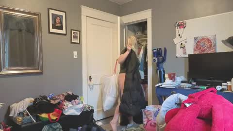 Selene online show from March 16, 2026, 7:51 pm