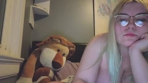 Selene online show from April 10, 2026, 3:45 am