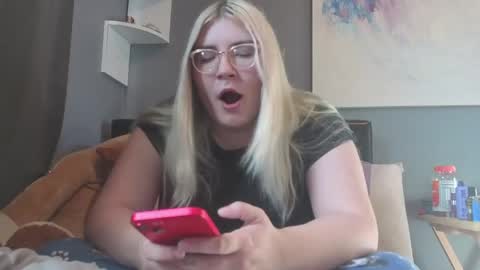 Selene online show from April 11, 2026, 12:31 pm