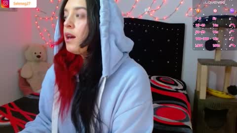 Selene G  online show from November 29, 2025, 8:17 am