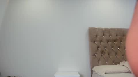 Snapshot of selenemakris chatting on October 2, 2025, 1:18 pm Selene online show from October 2, 2025, 1:18 pm