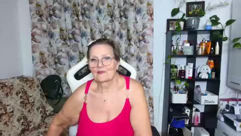 Snapshot of selenna57 chatting on December 19, 2024, 1:39 am Selenna online show from December 19, 2024, 1:39 am