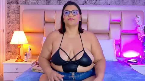 Selenna Cooper online show from May 17, 2026, 11:50 am