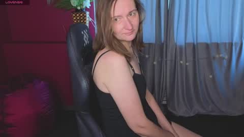 selestiasonata online show from June 5, 2026, 6:52 am