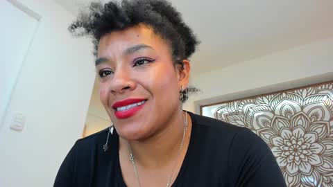 Selket online show from January 6, 2025, 2:14 pm