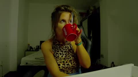 Snapshot of sellena_angel chatting on June 21, 2026, 4:53 pm sellena_angel online show from June 21, 2026, 4:53 pm