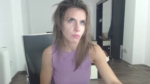 Snapshot of sellena_angels chatting on January 15, 2025, 6:40 pm sellena_angels online show from January 15, 2025, 6:40 pm