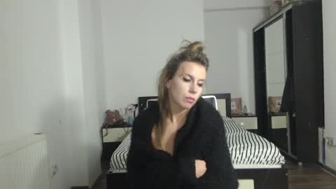 Snapshot of sellena_angels chatting on January 27, 2025, 6:41 pm sellena_angels online show from January 27, 2025, 6:41 pm
