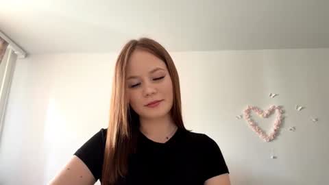 Lily online show from June 16, 2026, 4:04 am