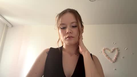 Lily online show from June 27, 2026, 12:22 pm