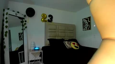 Selyn online show from October 16, 2025, 12:06 pm