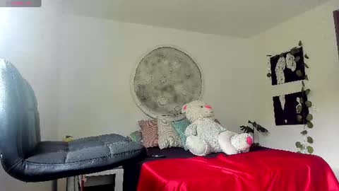 Selyn online show from June 18, 2026, 11:58 am