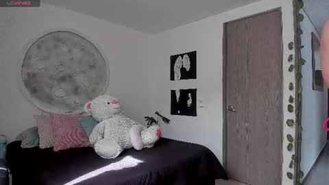 Selyn online show from June 25, 2026, 8:02 pm