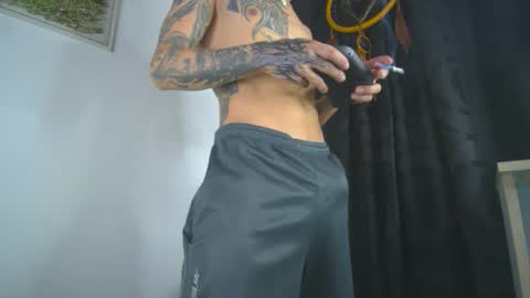 sem_alas online show from December 15, 2025, 11:31 pm