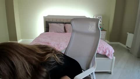 Snapshot of sen0_rita chatting on October 9, 2025, 8:45 am Ami online show from October 9, 2025, 8:45 am