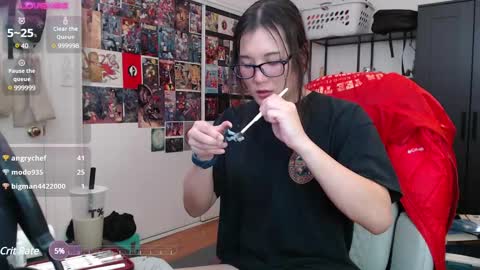 Snapshot of sen_and_sin chatting on February 24, 2025, 3:44 am Sen online show from February 24, 2025, 3:44 am