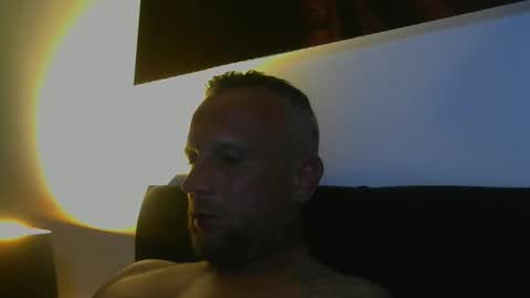 sence08 online show from September 18, 2025, 5:15 pm