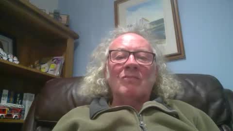Snapshot of seniorfuntime1556 chatting on February 7, 2025, 9:37 pm Summiteer online show from February 7, 2025, 9:37 pm