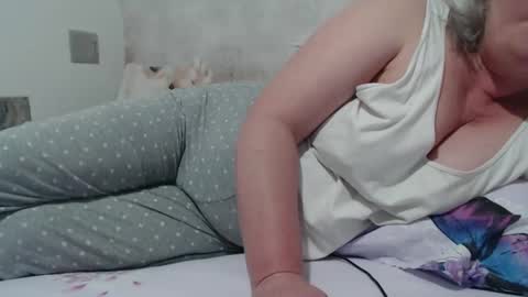 Snapshot of seniorita333 chatting on December 14, 2024, 10:13 am Lenna online show from December 14, 2024, 10:13 am