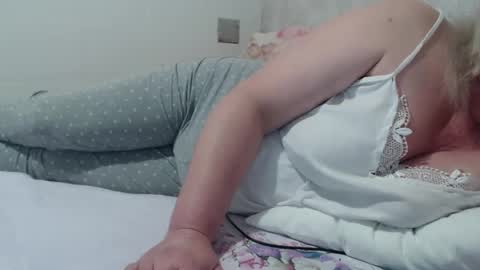 Snapshot of seniorita333 chatting on February 3, 2025, 6:49 pm Lenna online show from February 3, 2025, 6:49 pm