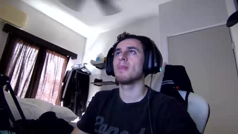 Snapshot of senitzzu chatting on January 5, 2025, 5:41 pm PAJACONTROL online show from January 5, 2025, 5:41 pm