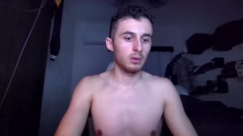 Snapshot of senitzzu chatting on December 1, 2025, 4:28 am PAJACONTROL online show from December 1, 2025, 4:28 am