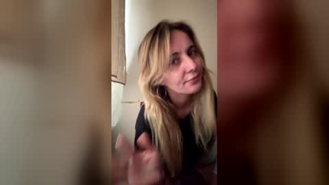 Sennya online show from January 15, 2026, 8:41 am