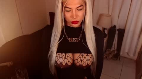 Snapshot of sensational_diva chatting on May 29, 2026, 10:19 pm unstappable queen kate online show from May 29, 2026, 10:19 pm