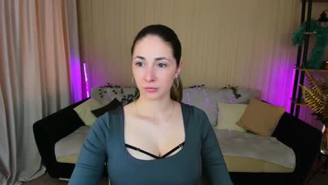 Snapshot of sensitiveheartt chatting on September 9, 2025, 11:32 am sensitiveheartt online show from September 9, 2025, 11:32 am