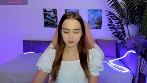 Emily  online show from October 13, 2025, 8:36 am