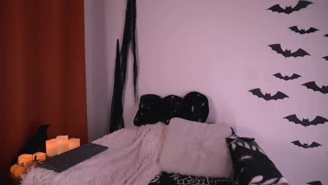 Snapshot of sensual_jassmine chatting on October 15, 2025, 5:02 pm Jasmine online show from October 15, 2025, 5:02 pm