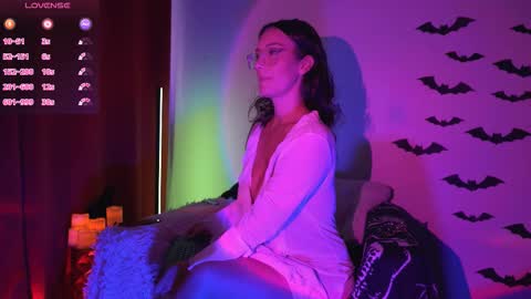Snapshot of sensual_jassmine chatting on October 20, 2025, 1:00 pm Jasmine online show from October 20, 2025, 1:00 pm