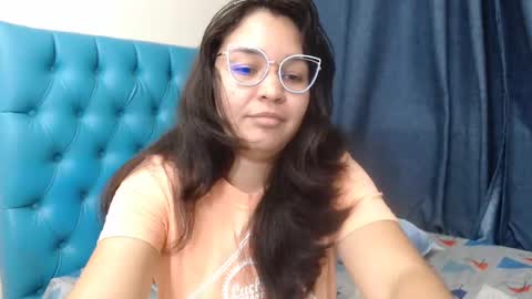 Snapshot of sensual_vanessa chatting on December 8, 2024, 12:07 am Vanessa online show from December 8, 2024, 12:07 am