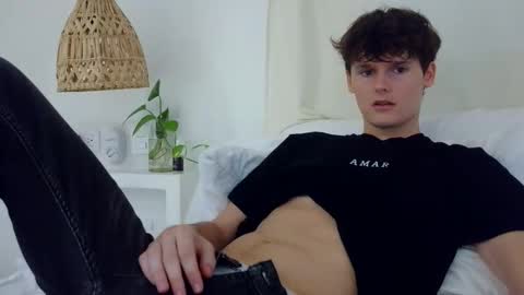Cam online show from May 21, 2026, 12:39 am