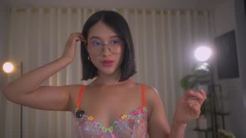 Maria- OF sensual bee online show from January 9, 2025, 2:11 am