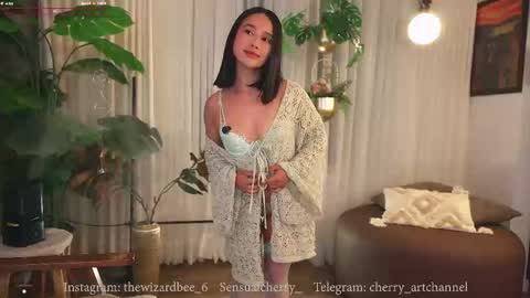 Maria- OF sensual bee online show from September 28, 2025, 1:00 am