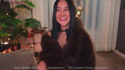 Snapshot of sensualcherry_ chatting on November 20, 2025, 12:55 am Maria- OF sensual bee online show from November 20, 2025, 12:55 am