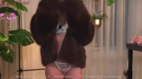 Snapshot of sensualcherry_ chatting on November 26, 2025, 12:11 am Maria- OF sensual bee online show from November 26, 2025, 12:11 am