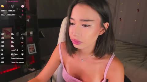 Kiki online show from April 22, 2026, 3:35 pm