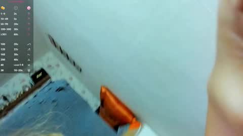 Sanya online show from November 8, 2025, 9:13 pm