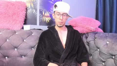 Snapshot of sensualsoulss chatting on September 13, 2025, 3:23 pm sensualsoulss online show from September 13, 2025, 3:23 pm