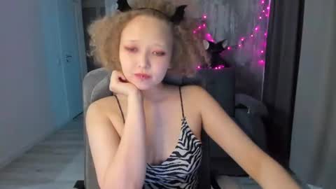 Snapshot of senya_sol chatting on July 10, 2026, 9:39 pm senya_sol online show from July 10, 2026, 9:39 pm