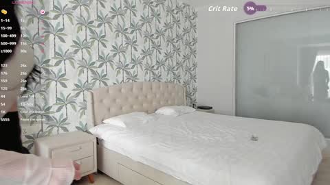 Aya online show from September 18, 2025, 12:12 am