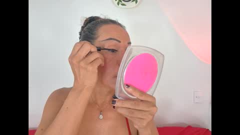 sephorandmonell online show from November 11, 2025, 7:25 pm