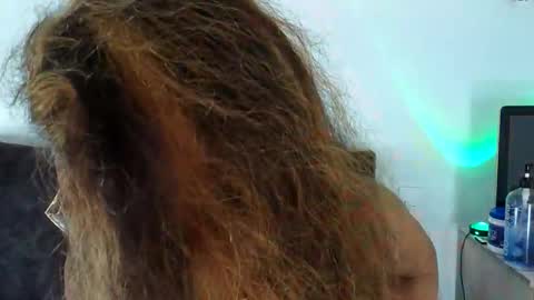 sephorandmonell online show from November 18, 2025, 8:35 pm