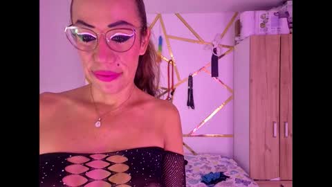 sephorandmonell online show from April 30, 2026, 9:08 pm