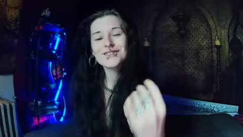 Seraphin Munster online show from November 20, 2025, 6:51 pm