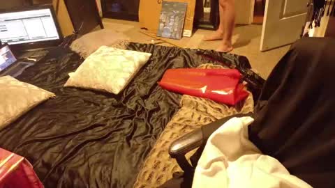 seraphyx33 online show from April 18, 2026, 6:28 am